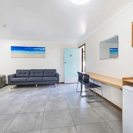 Palm Valley Motel Tarro Екстериор снимка