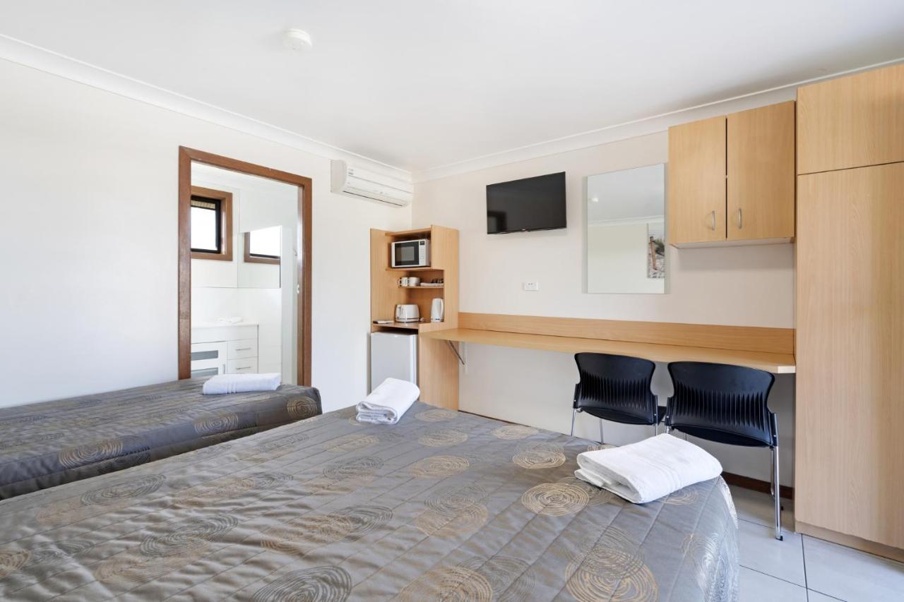 Palm Valley Motel Tarro Екстериор снимка
